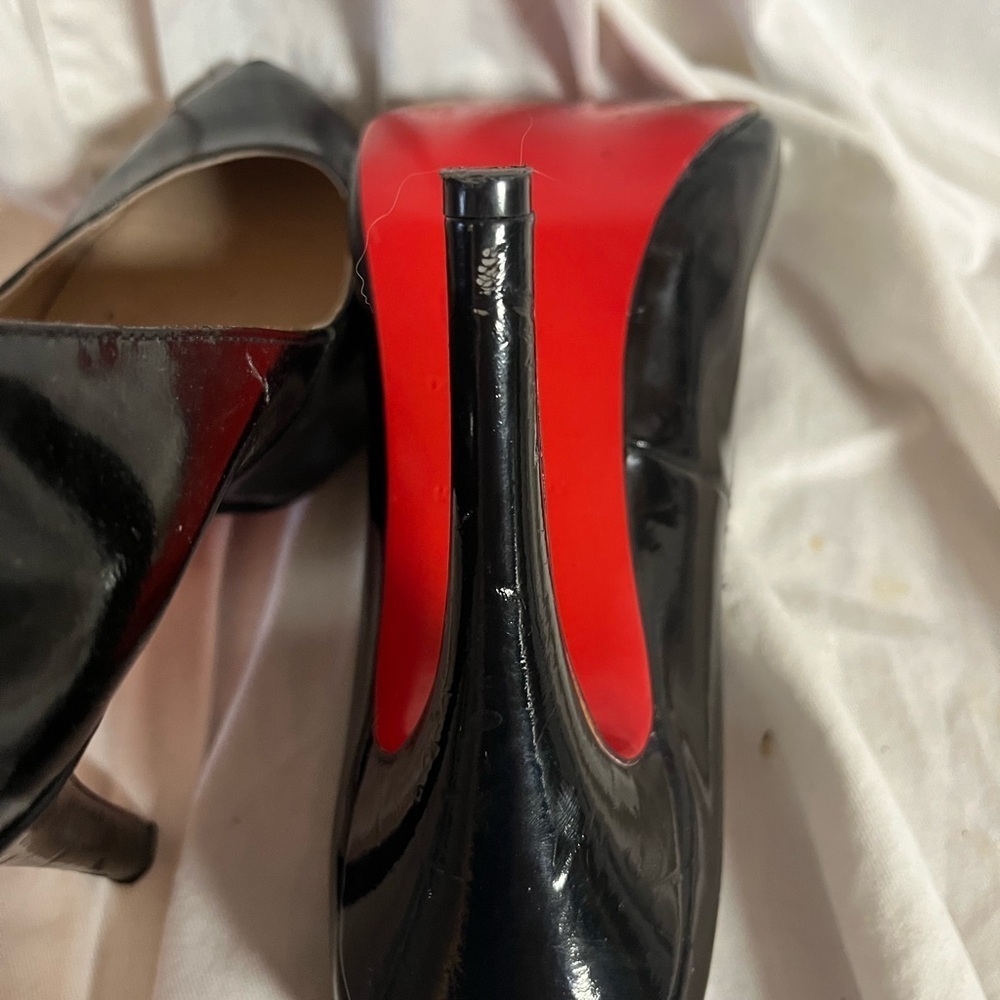 Christian Louboutin Black Patent
Rolando Pumps size 39 - Picture 7 of 10